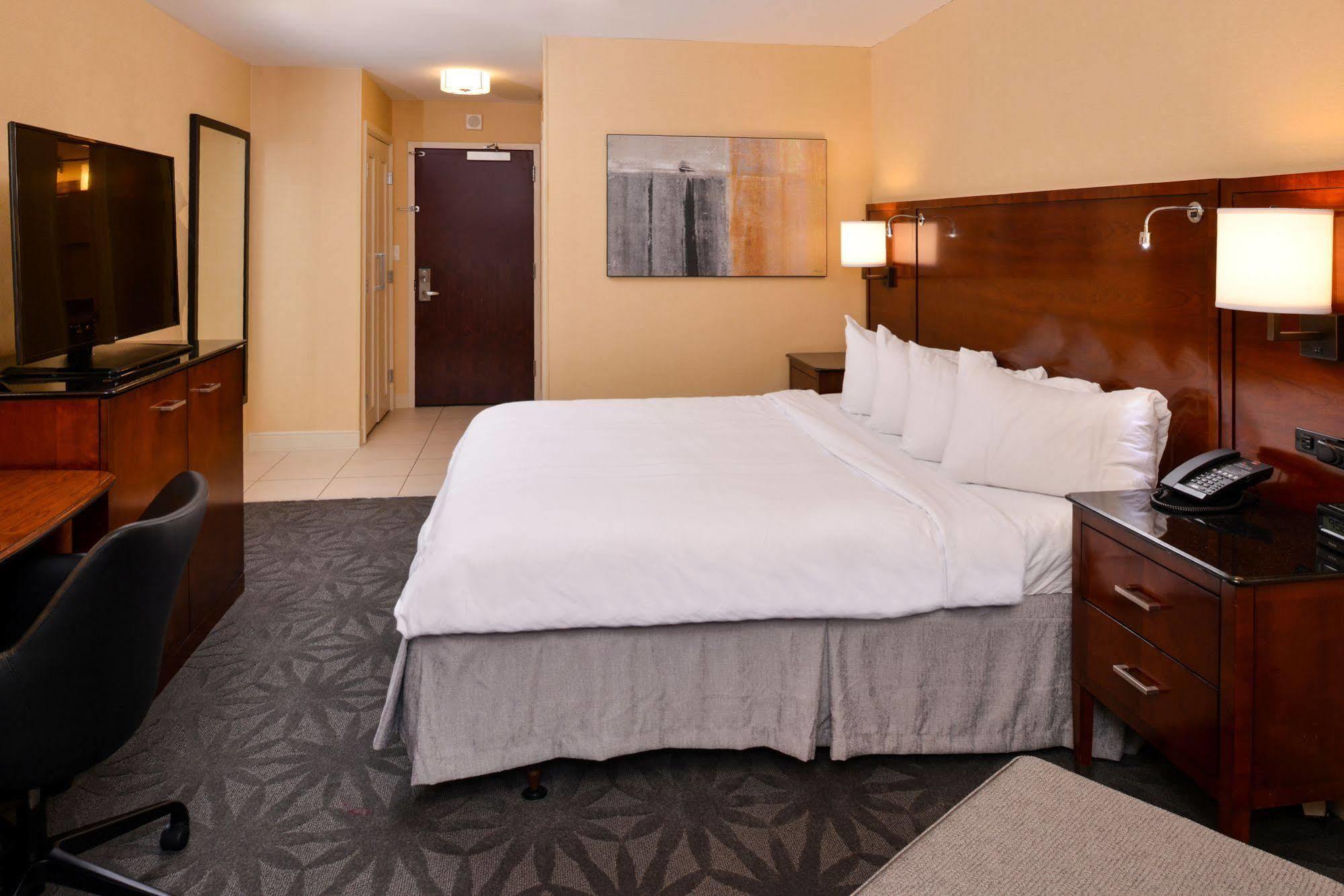 Buffalo Marriott Niagara Amherst Exterior photo